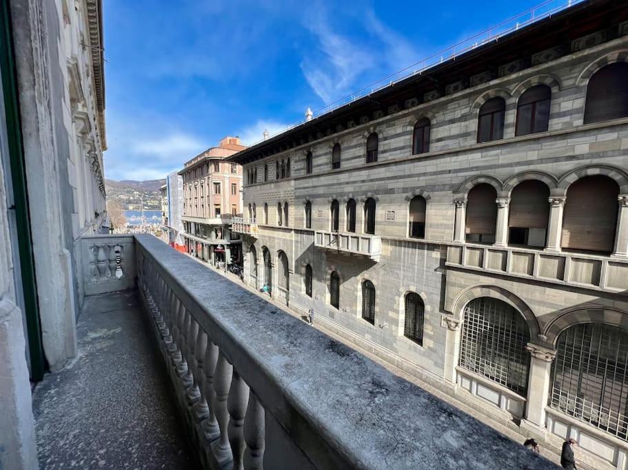 Esclusivo 130Mq Fronte Duomo E Lago E Terrazza Como Exterior photo